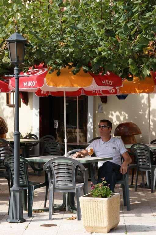 Auberge Du Herisson La Chaux-du-Dombief Εξωτερικό φωτογραφία